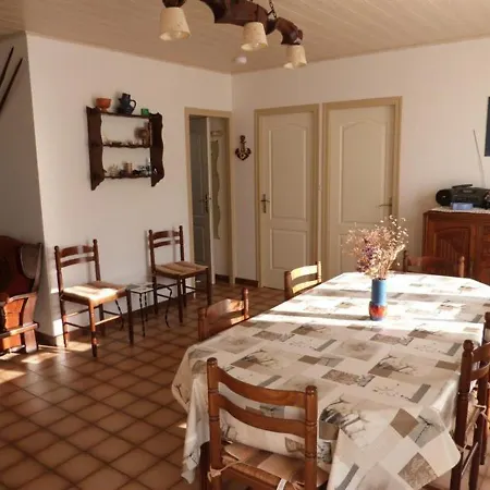 House Agreable Maison De Vacances A Sur Mer Casa de Férias *